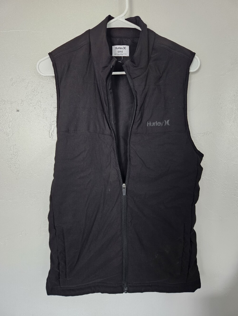 Hurley NWOT Men's Small Black Quilted Vest - Lightweight Full Zip Front Winter
